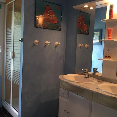 Au Petit Nid De Valaine Bed & Breakfast