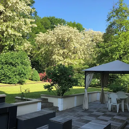 Au Petit Nid De Valaine Bed & Breakfast Maisse