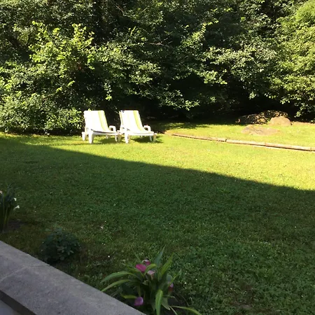 Bed & Breakfast Au Petit Nid De Valaine *