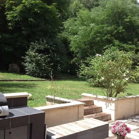 Bed & Breakfast Au Petit Nid De Valaine *